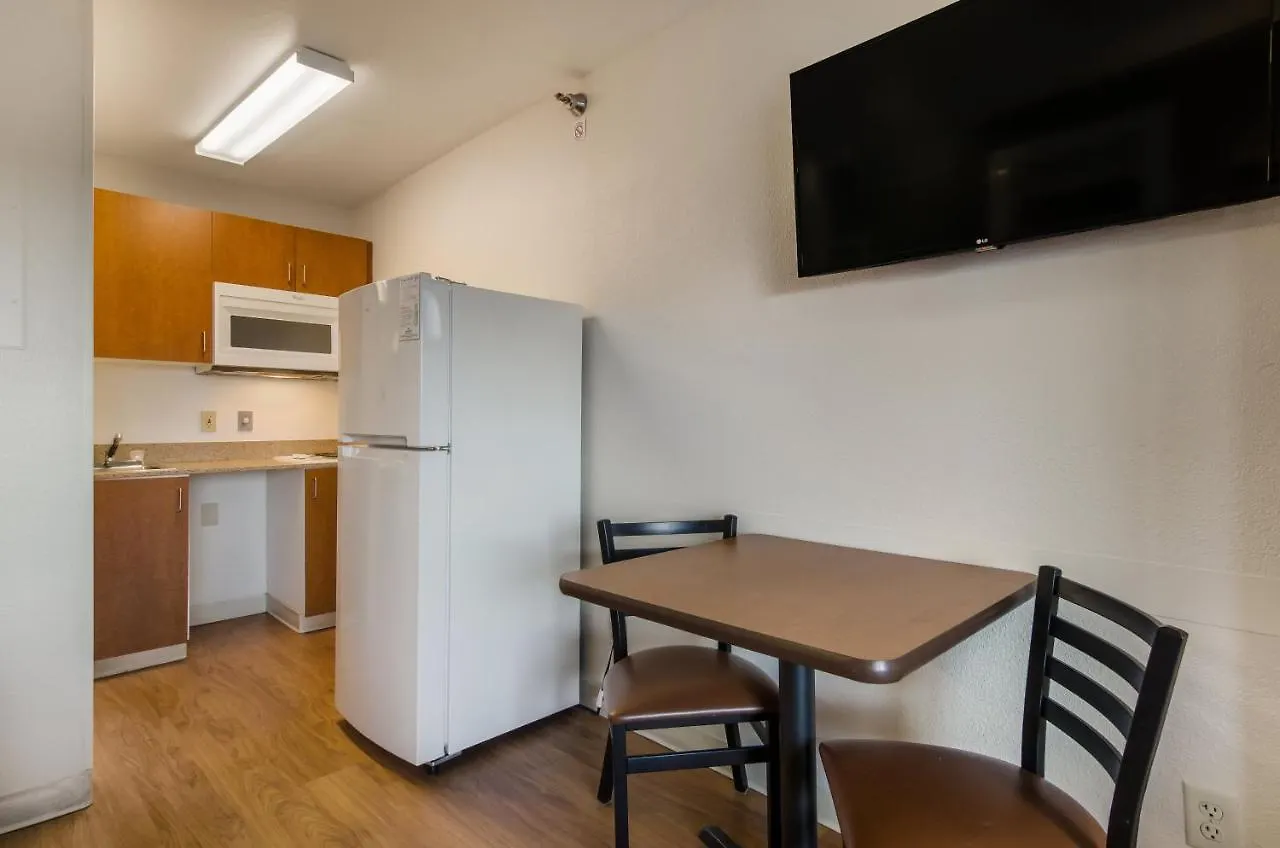Motel Hometowne Studios By Red Roof Denver - Glendale/ Cherry Creek