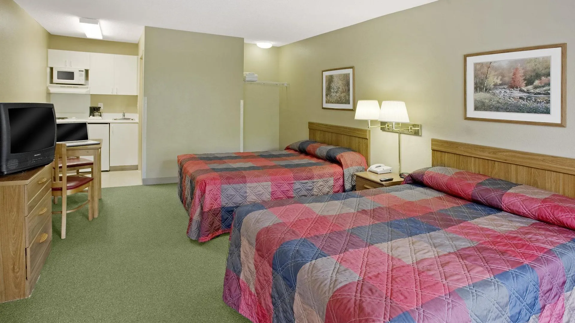 Hometowne Studios By Red Roof Denver - Glendale/ Cherry Creek